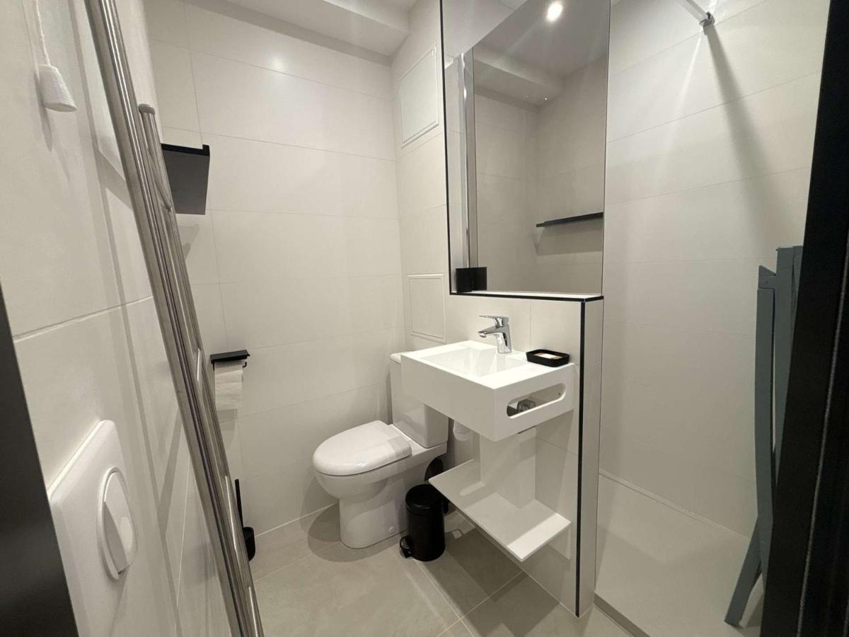 Studio En Bord De Mer A Royan, Parking, Tv, Tout Equipe - Fr-1-494-67 Экстерьер фото