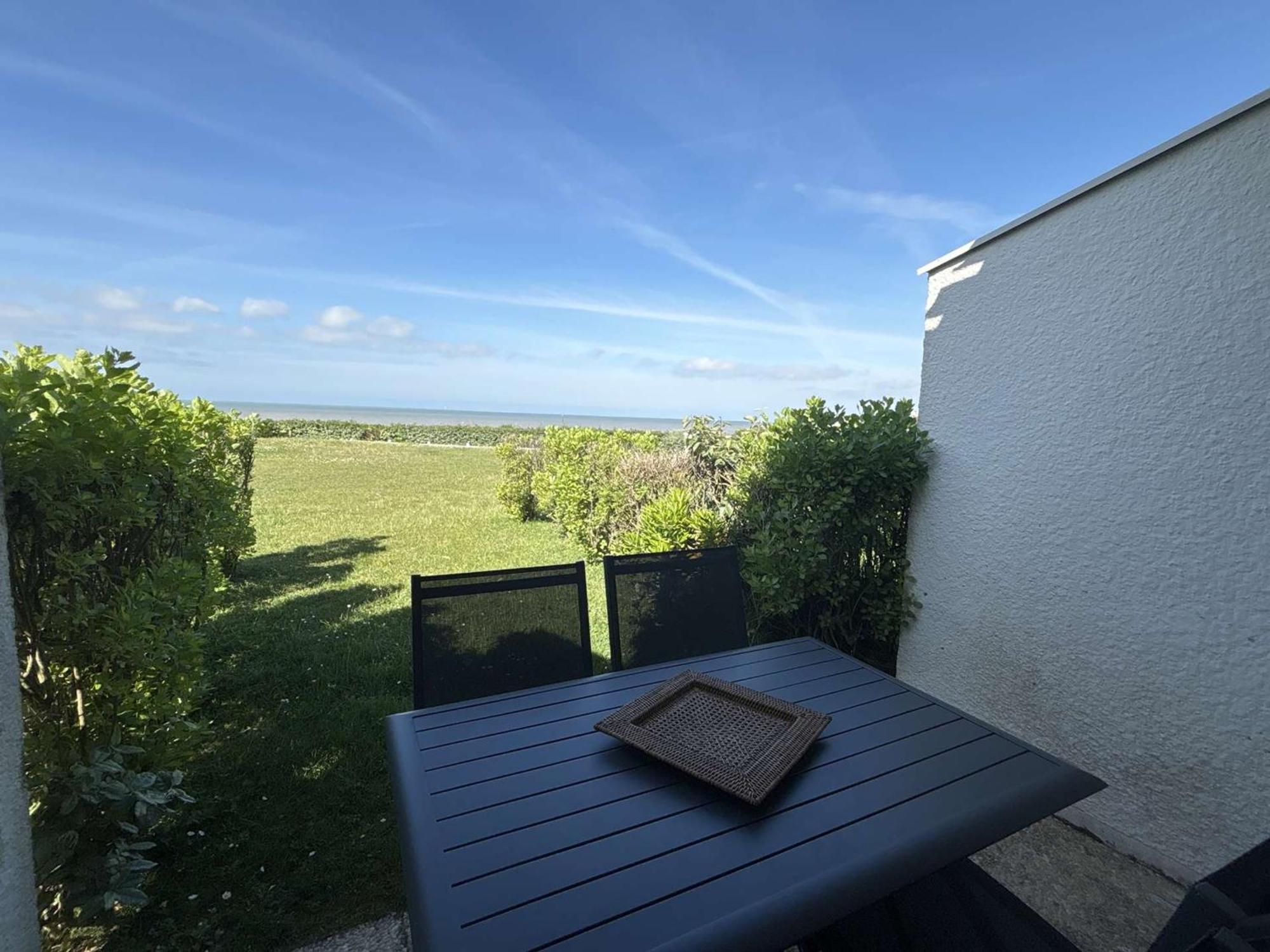 Studio En Bord De Mer A Royan, Parking, Tv, Tout Equipe - Fr-1-494-67 Экстерьер фото