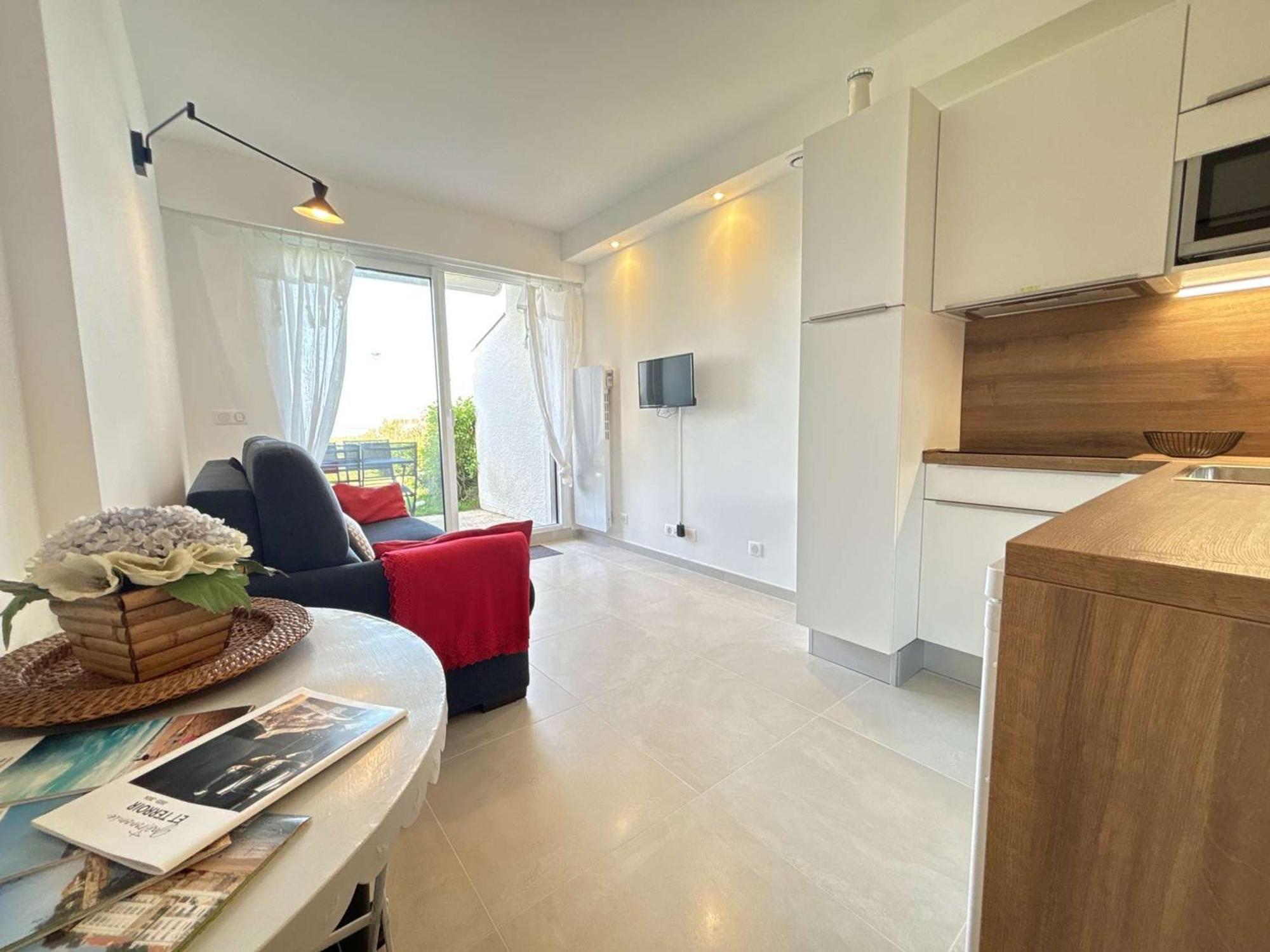 Studio En Bord De Mer A Royan, Parking, Tv, Tout Equipe - Fr-1-494-67 Экстерьер фото